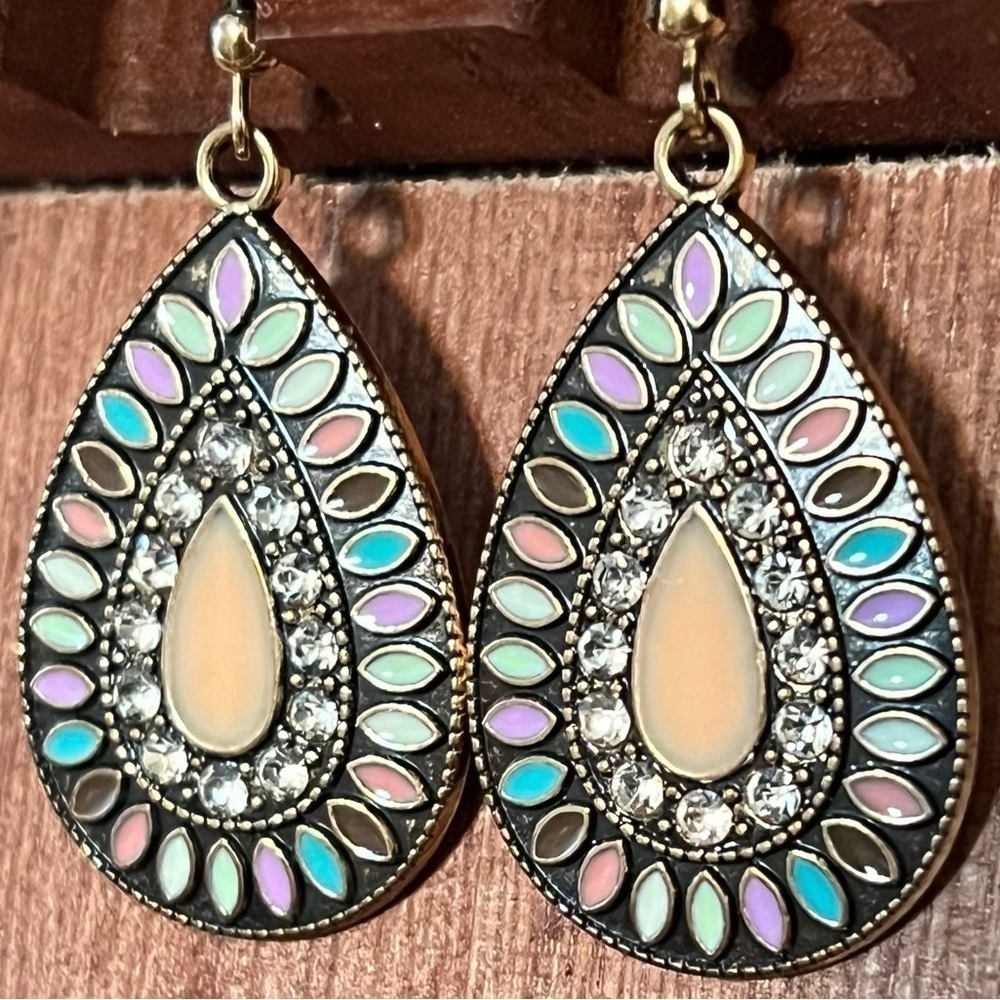 Beautiful pair of Boho earrings, BN! - Picture 2 of 2